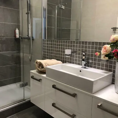 Top Location, Garage, Brand New Building ברטיסלאבה